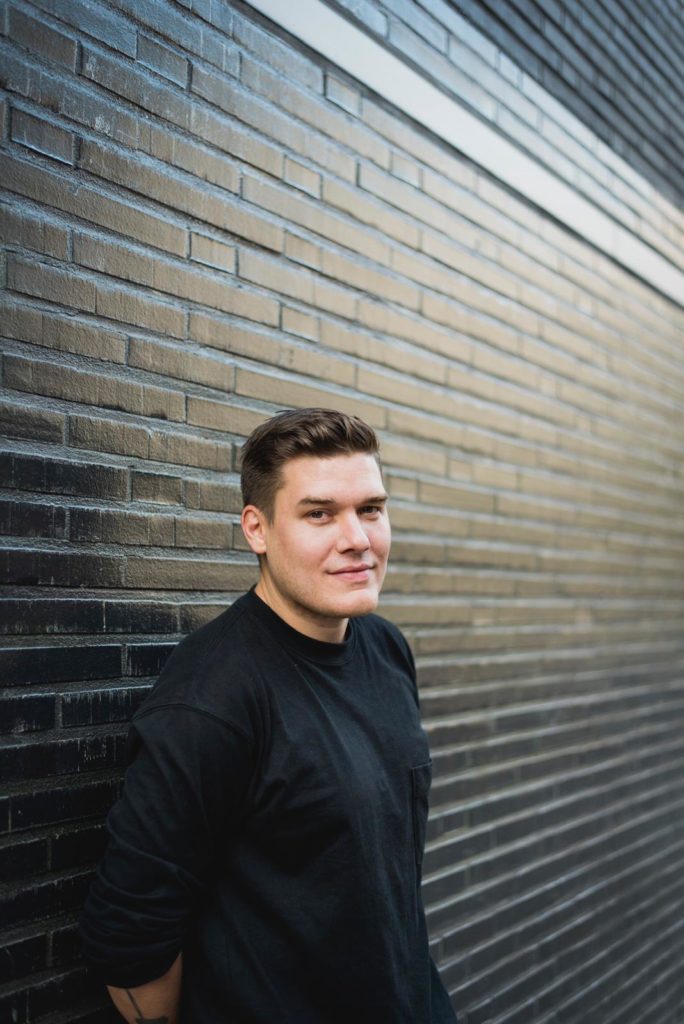 julian brimmers autor hiphop we almost lost bochum trauma loveparade interview JULIAN BRIMMERS IM INTERVIEW BEI AUSGANG PODCAST ÜBER WE ALMOST LOST BOCHUM UND TRAUMA LOVEPARADE