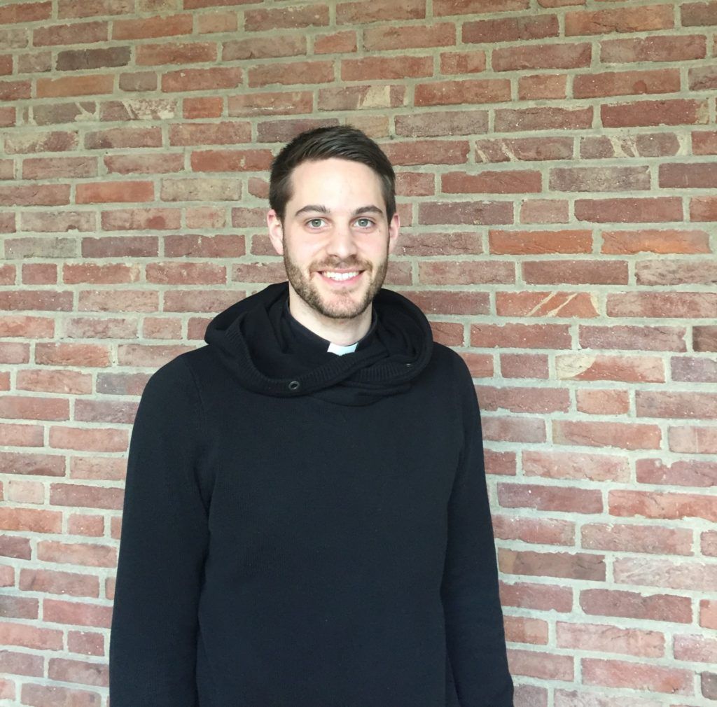 BENEDIKT KELLERMANN IST PRIESTER UND SPRICHT MIT UNS IM INTERVIEW BEI AUSGANG PODCAST
